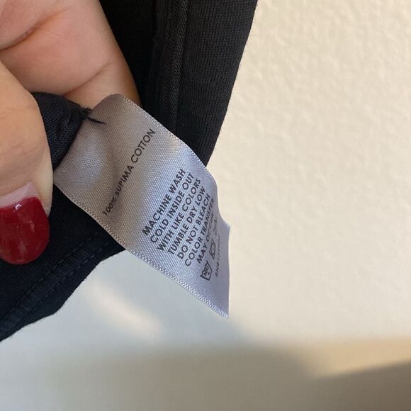 Cotton Citizen VINTAGE BLACK STANDARD V-NECK TEE - Picture 5 of 5